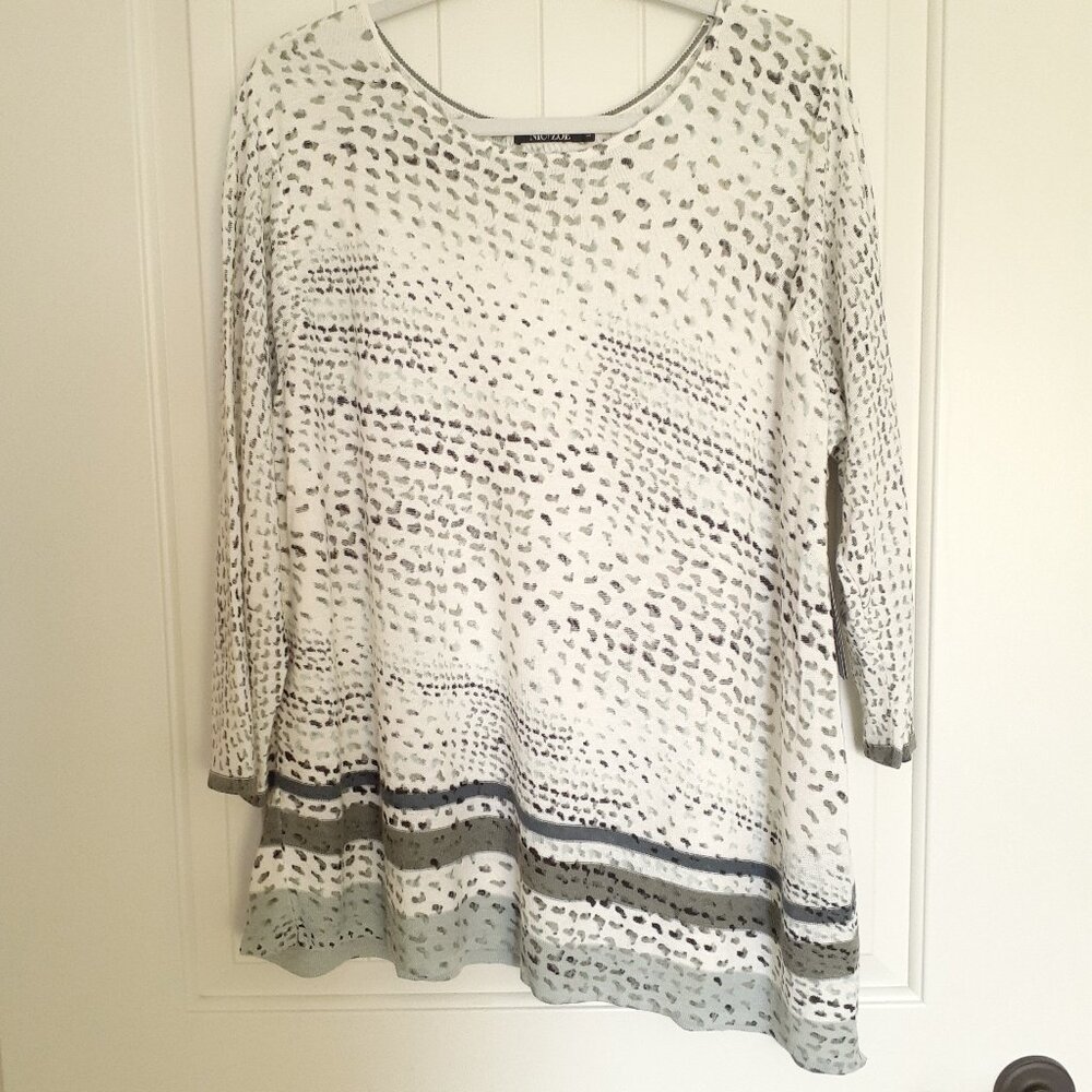 NWT Nic + Zoe Linen Blend Asymmetric Hem Abstract Dot Print White Gray Size 1X